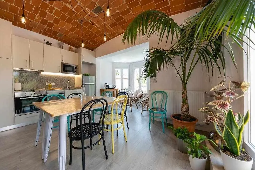 Newly Renovated Room W Pool & Bikeparking Girona 0*,  Hiszpania